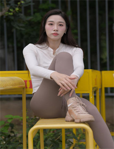 色猫-和漂亮的女医生做爰